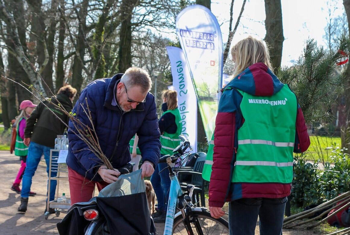 Bomenuitgifte samenwerking met Meer Bomen Nu.jpg