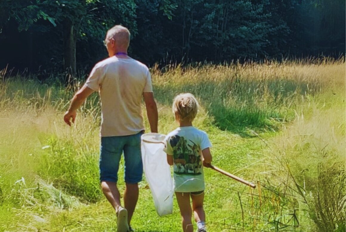 Scharrelkids lopen gras.jpeg