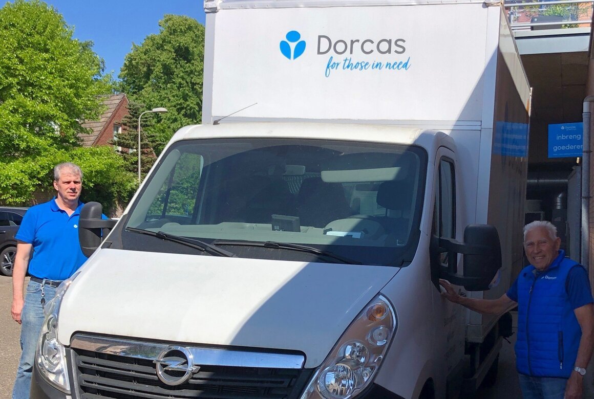Foto Dorcas bus en mensen1.JPG